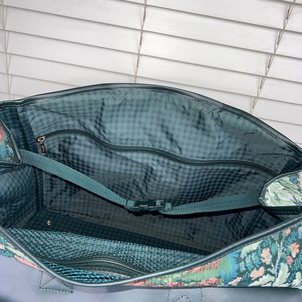 🚫SOLD! VINTAGE NWOT |•ATLANTIC•| Carry On Luggage Tapestry Floral Travel Bag - Picture 14 of 16